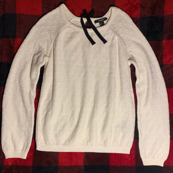 Cozy White Sweater with Black Bow - Picture 1 of 4